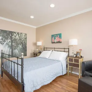 Apartment The Sanctuary - Be Pampered - Full Kitchen, Burbank